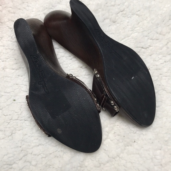 ⭐️Caterina Salvatore Ferragamo slides - Picture 3 of 6